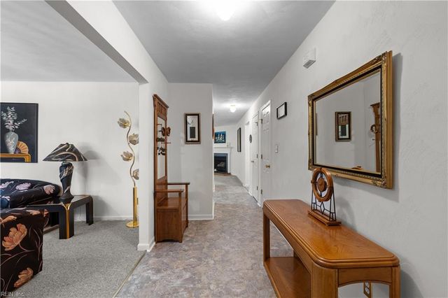 417 S Parliament DR, Virginia Beach, VA 23462