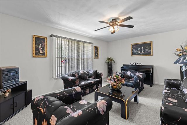 417 S Parliament DR, Virginia Beach, VA 23462