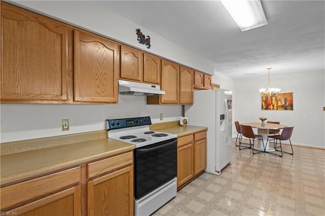 417 S Parliament DR, Virginia Beach, VA 23462