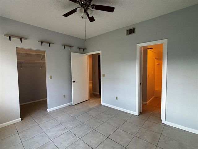 18340 NW 68th Avenue F, Hialeah, FL 33015