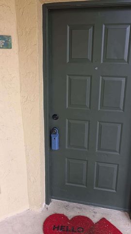 18340 NW 68th Avenue F, Hialeah, FL 33015