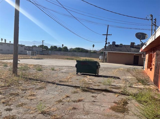 407 Iowa Avenue, Riverside, CA 92507