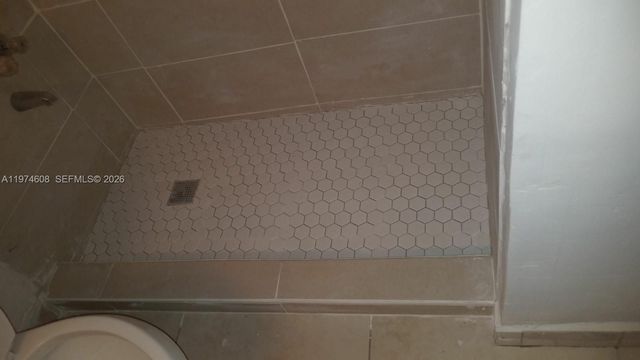 1801 S Treasure Dr 124, North Bay Village, FL 33141