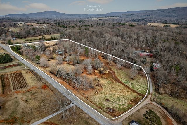 5869 Beersheba Hwy, Mcminnville, TN 37110