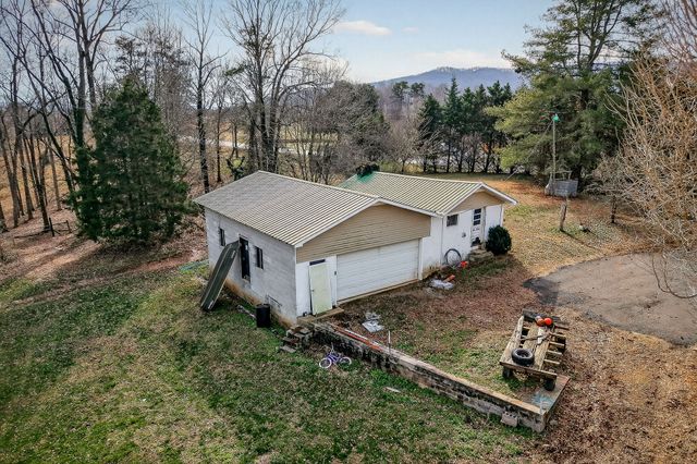 5869 Beersheba Hwy, Mcminnville, TN 37110
