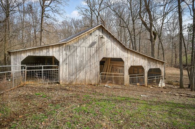 5869 Beersheba Hwy, Mcminnville, TN 37110