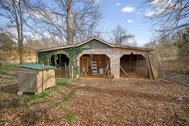 5869 Beersheba Hwy, Mcminnville, TN 37110