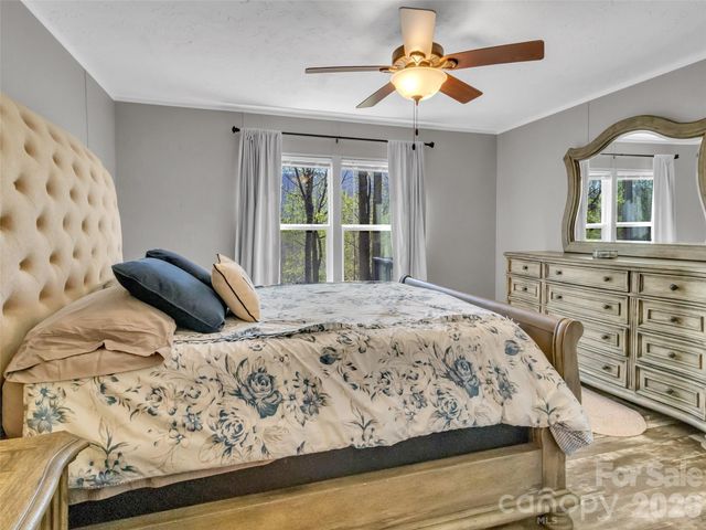 424 Arrington Acres Drive, Waynesville, NC 28786
