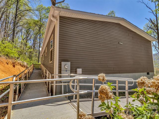 424 Arrington Acres Drive, Waynesville, NC 28786