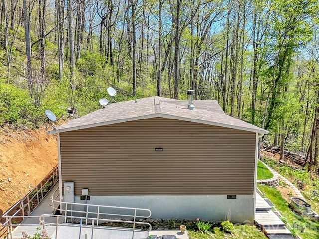424 Arrington Acres Drive, Waynesville, NC 28786
