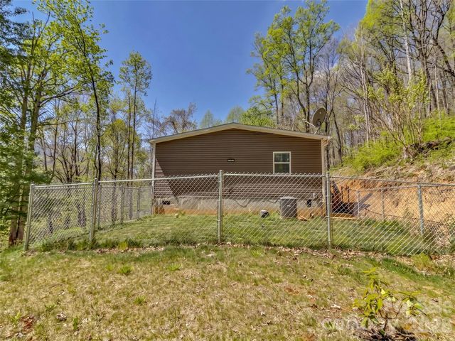 424 Arrington Acres Drive, Waynesville, NC 28786