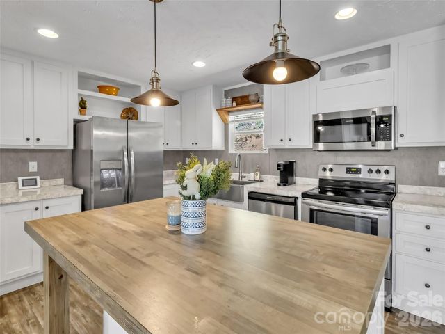 424 Arrington Acres Drive, Waynesville, NC 28786