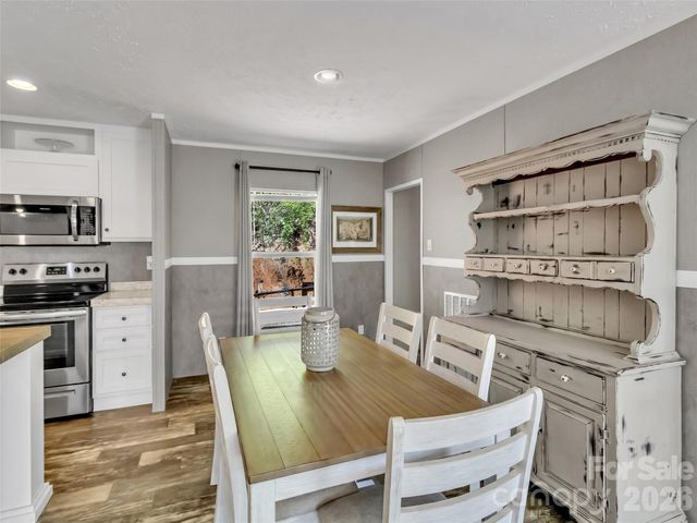 424 Arrington Acres Drive, Waynesville, NC 28786