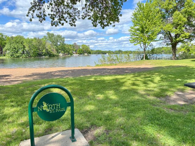 2075 Cardinal Glen, North Saint Paul, MN 55109