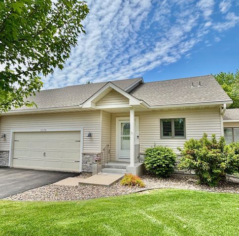 2075 Cardinal Glen, North Saint Paul, MN 55109