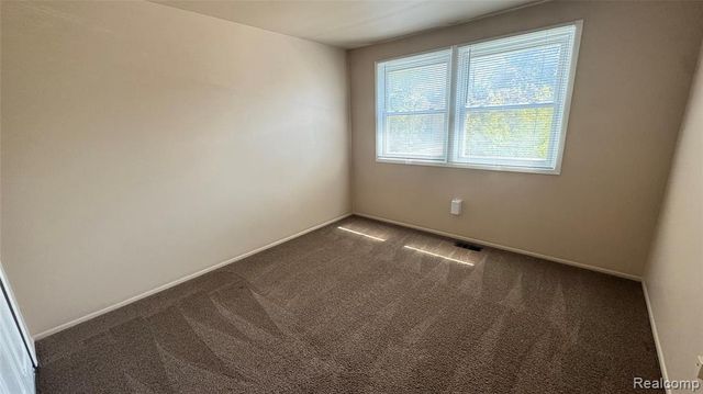 5043 Buckingham, Troy, MI 48098