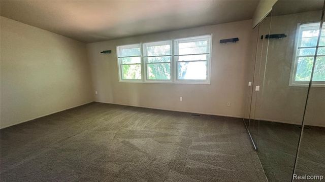 5043 Buckingham, Troy, MI 48098