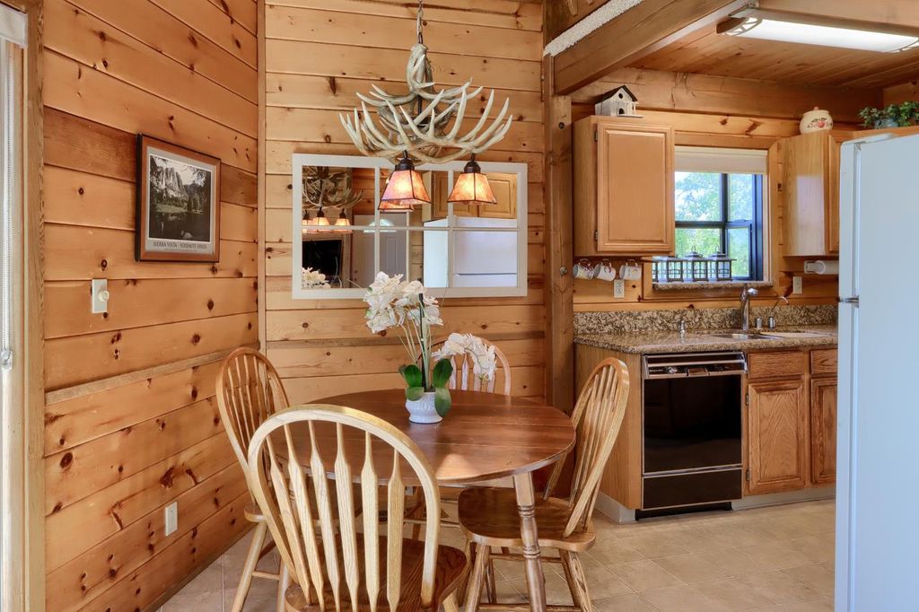 Image 10 of property listing at 5027 Fox Creek, Mariposa, CA 95338