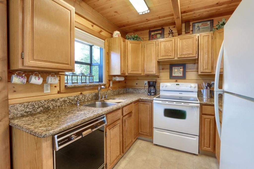 Image 11 of property listing at 5027 Fox Creek, Mariposa, CA 95338