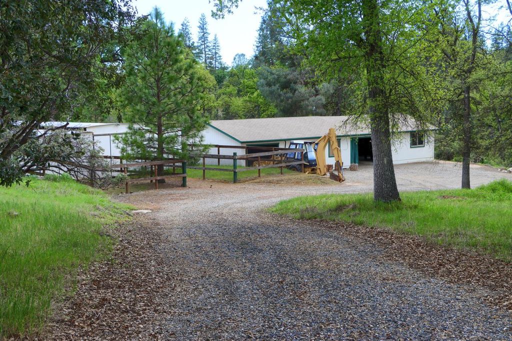 Image 43 of property listing at 5027 Fox Creek, Mariposa, CA 95338