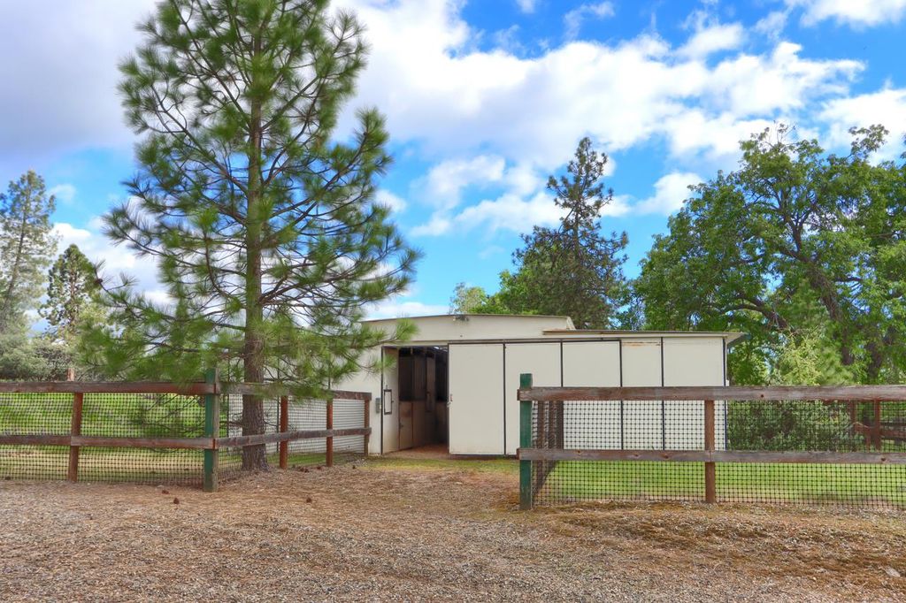 Image 44 of property listing at 5027 Fox Creek, Mariposa, CA 95338