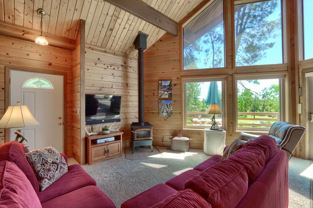 Image 9 of property listing at 5027 Fox Creek, Mariposa, CA 95338