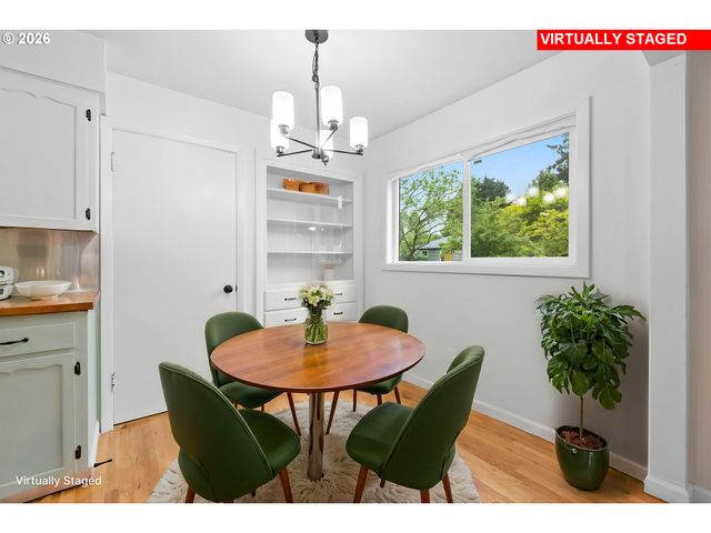 3716 Se 70TH Ave, Portland, OR 97206
