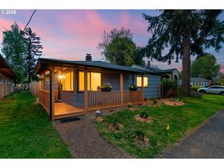 3716 Se 70TH Ave, Portland, OR 97206