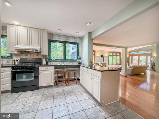 249 FORREST RD, Yardley, PA 19067
