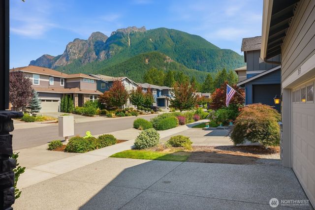353 Zemp Way NE, North Bend, WA 98045