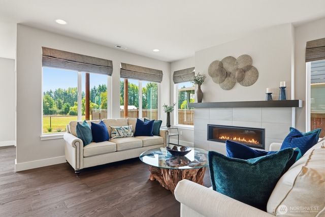 353 Zemp Way NE, North Bend, WA 98045
