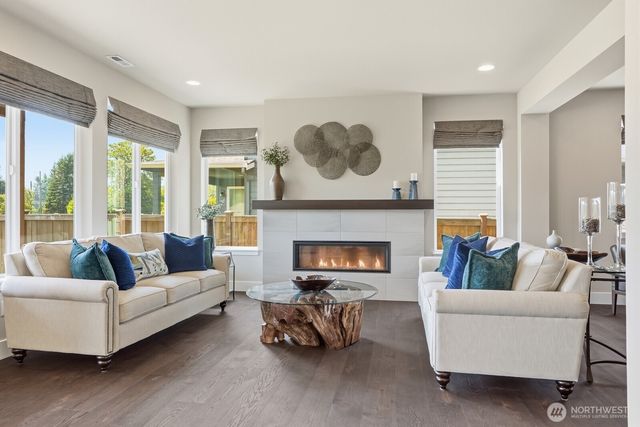 353 Zemp Way NE, North Bend, WA 98045