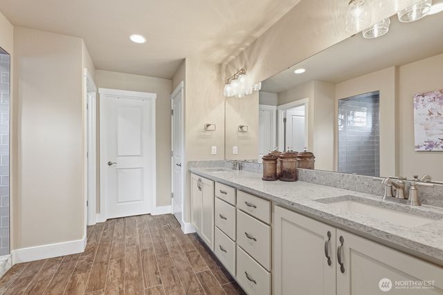 353 Zemp Way NE, North Bend, WA 98045