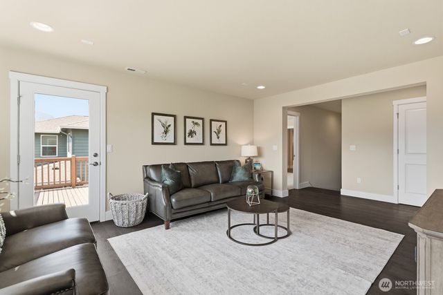 353 Zemp Way NE, North Bend, WA 98045