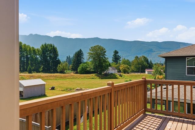 353 Zemp Way NE, North Bend, WA 98045