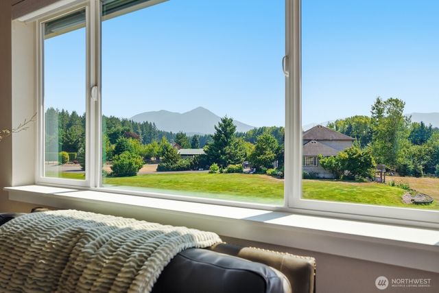 353 Zemp Way NE, North Bend, WA 98045