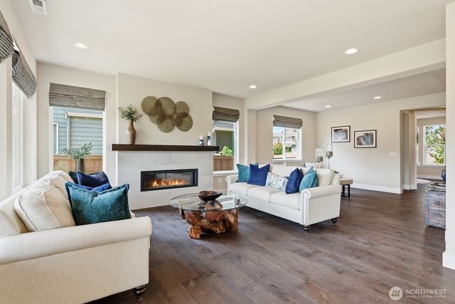 353 Zemp Way NE, North Bend, WA 98045