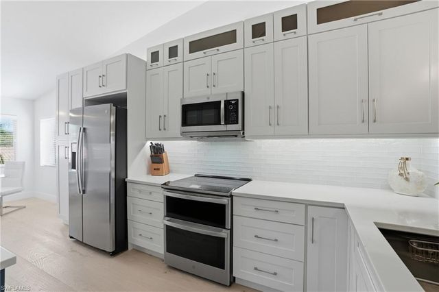 2386 Magnolia AVE 7816, Naples, FL 34112