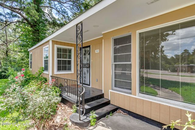 748 E Northside Drive, Jackson, MS 39206