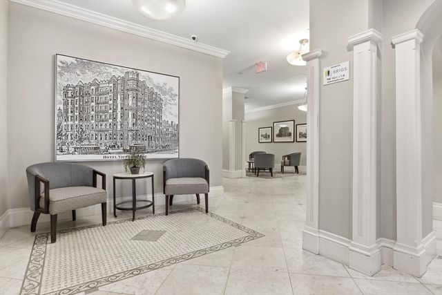 271 Dartmouth 1F, Boston, MA 02116