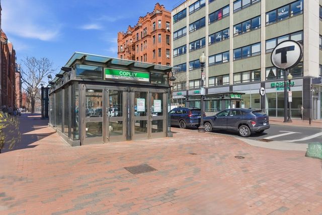 271 Dartmouth 1F, Boston, MA 02116