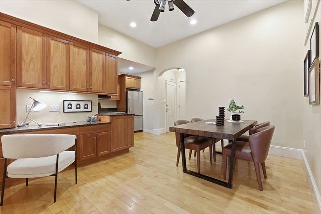 271 Dartmouth 1F, Boston, MA 02116