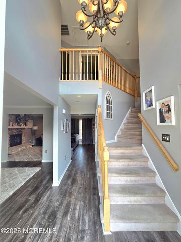 10 Heritage Drive, Englishtown, NJ 07726