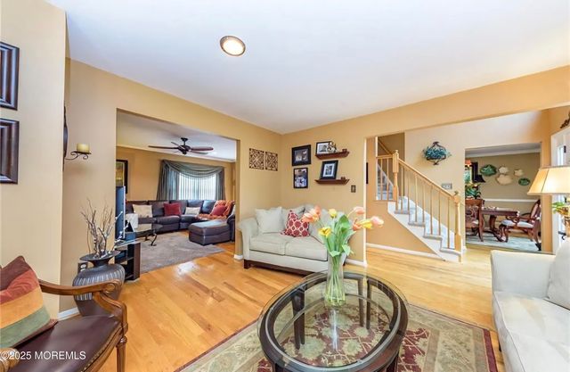 10 Heritage Drive, Englishtown, NJ 07726