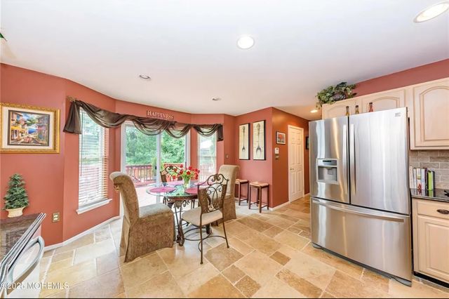 10 Heritage Drive, Englishtown, NJ 07726