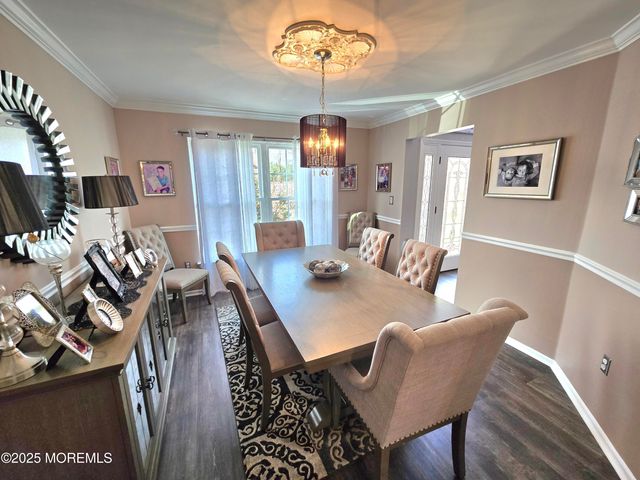 10 Heritage Drive, Englishtown, NJ 07726