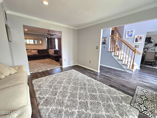 10 Heritage Drive, Englishtown, NJ 07726