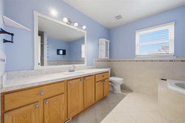 51343 Fantasia Drive, Macomb Township, MI 48042