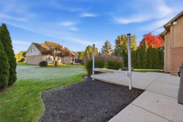 51343 Fantasia Drive, Macomb Township, MI 48042
