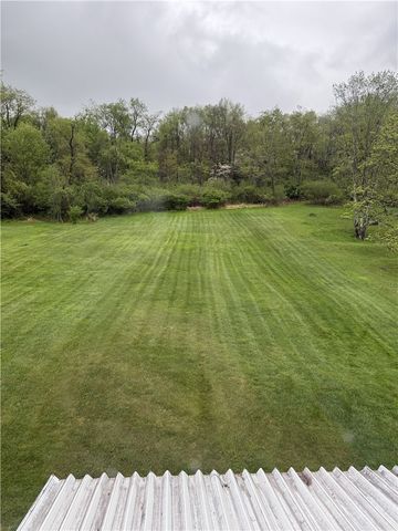 27 Christine Dr, Cheswick, PA 15024